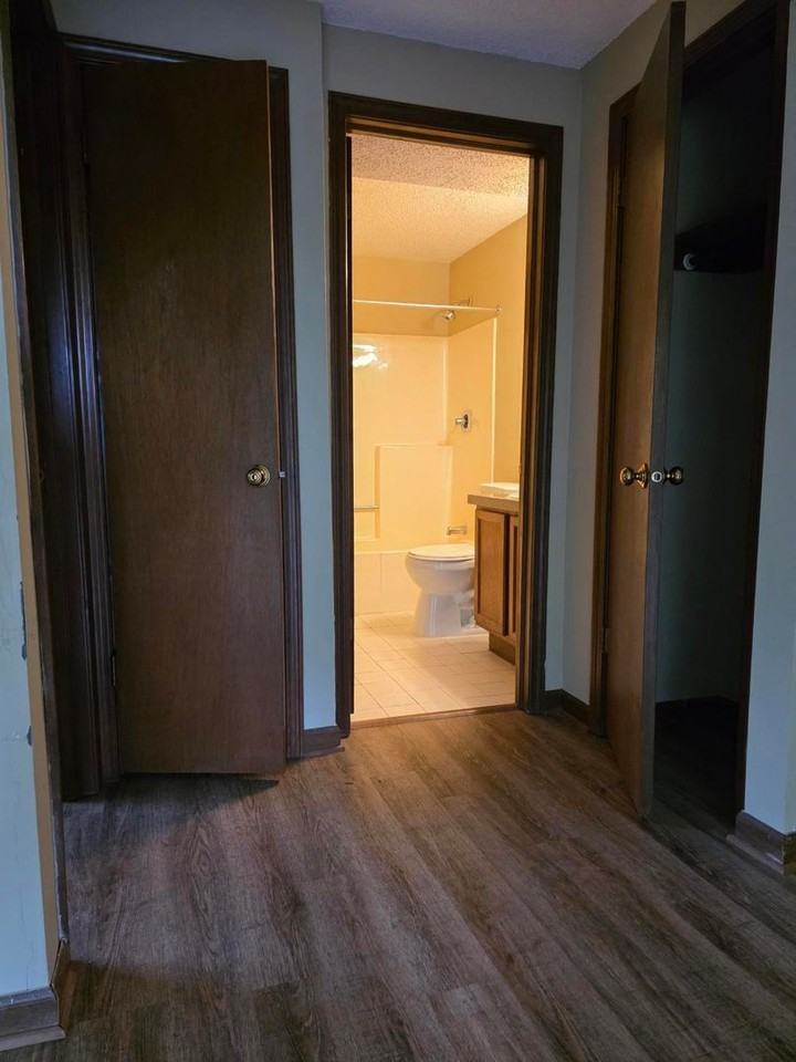 60 Oakridge Dr - Photo 5 of 6