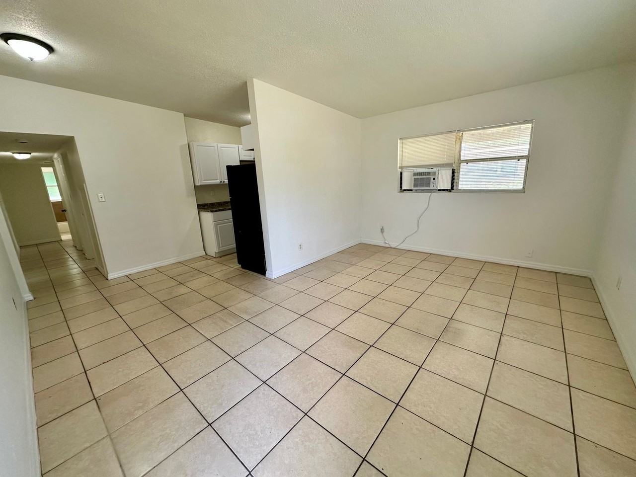3116 Lawrence St - Photo 2 of 8