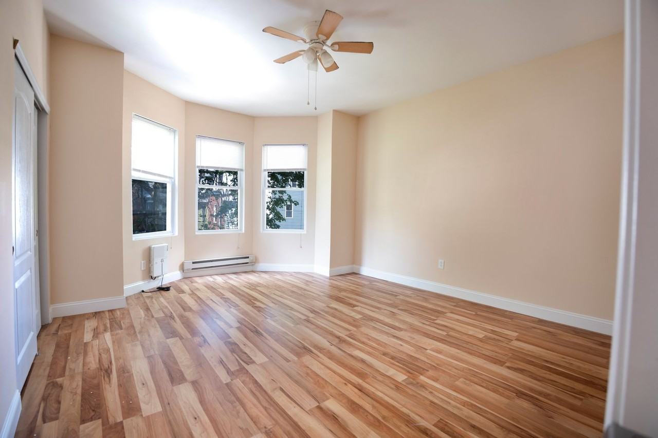 5013 Cedar Ave - Photo 4 of 19