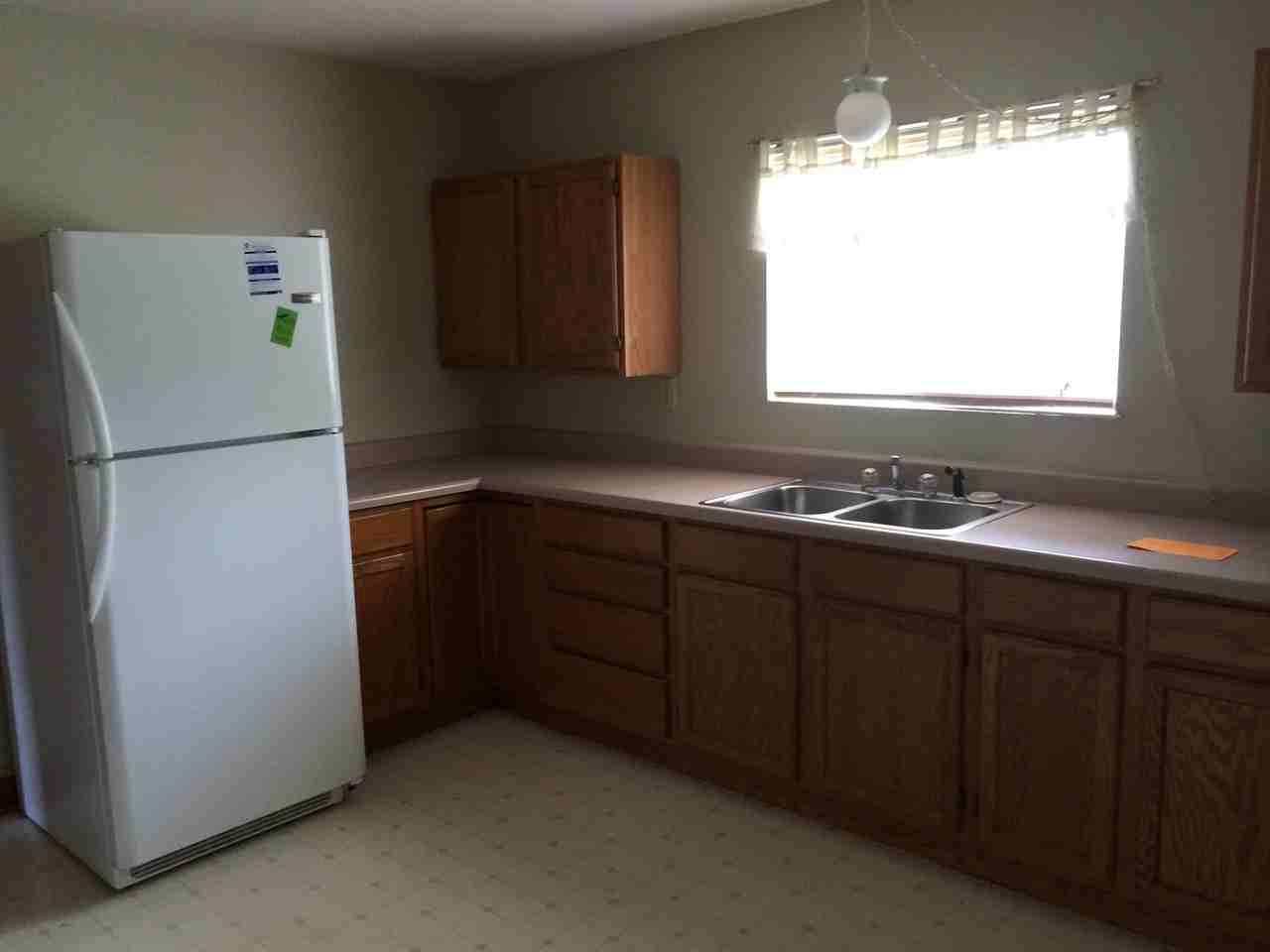 213 S Clark St - Photo 2 of 6