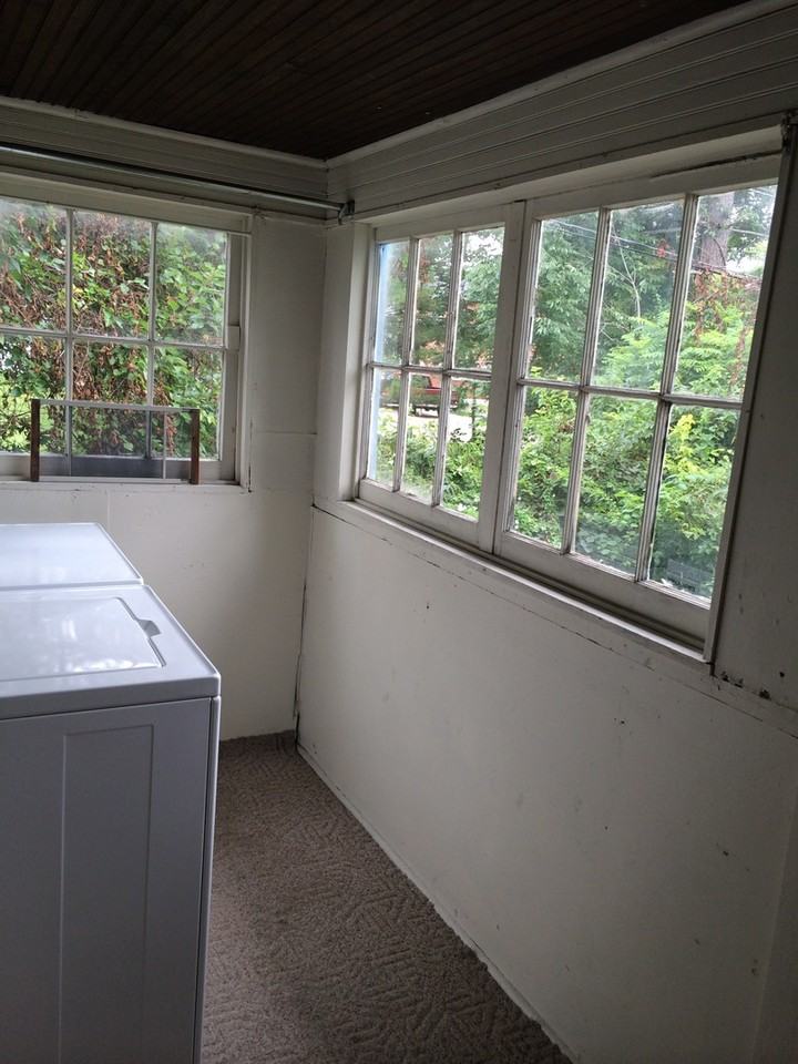213 S Clark St - Photo 4 of 6