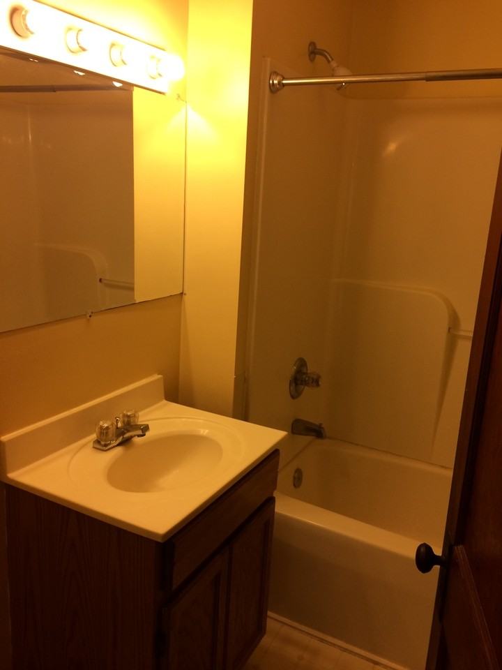 213 S Clark St - Photo 6 of 6