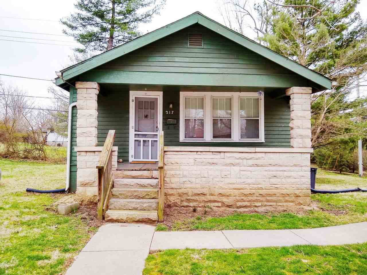 217 S Clark St - Photo 2 of 5