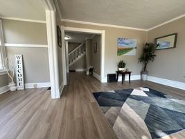 featured image of 626 W 6th St