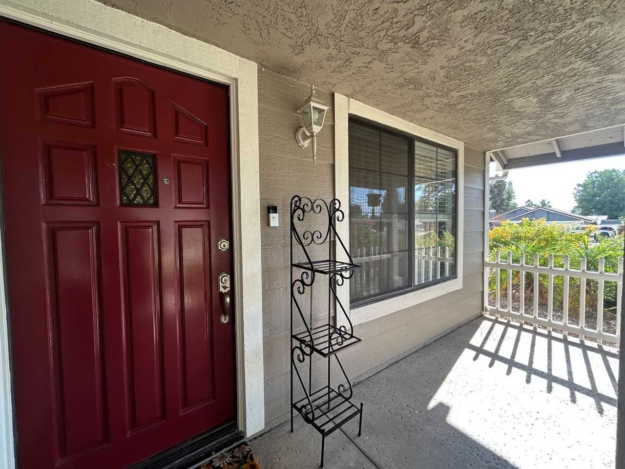 1606 Maple Ave - Photo 3 of 20