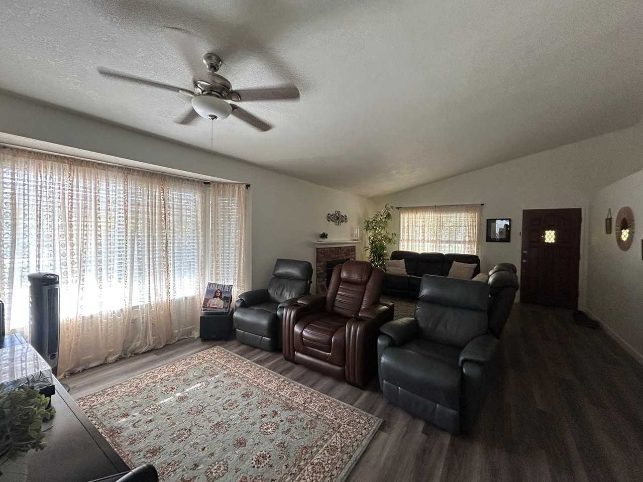 1606 Maple Ave - Photo 5 of 20