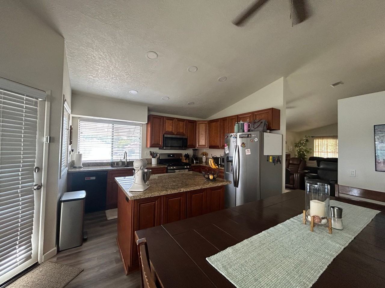 1606 Maple Ave - Photo 7 of 20