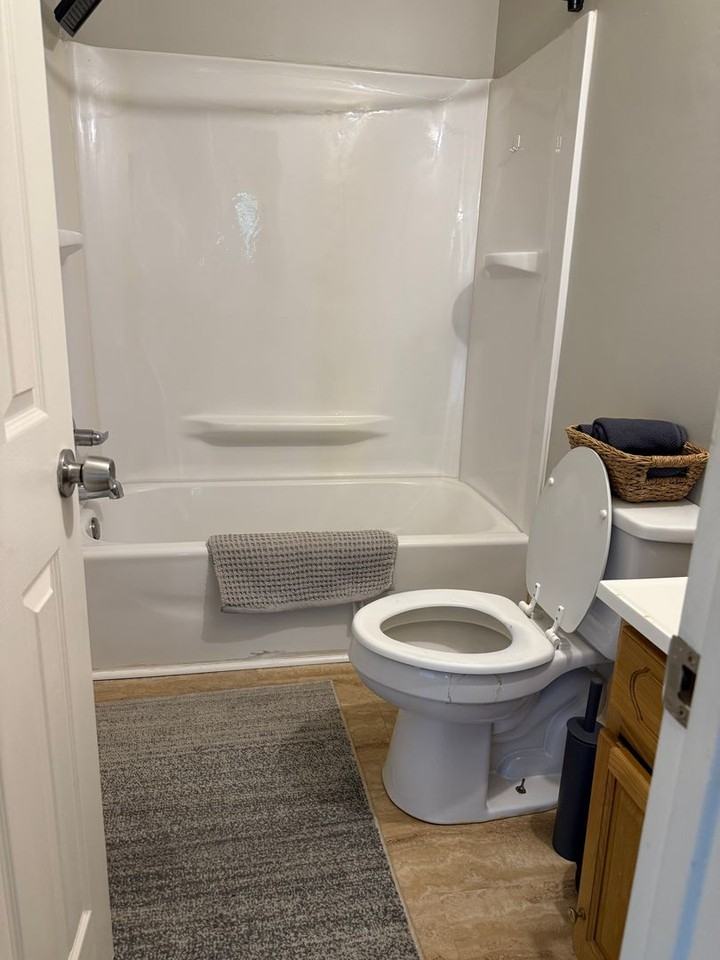 1304 Ireland St #B - Photo 4 of 5