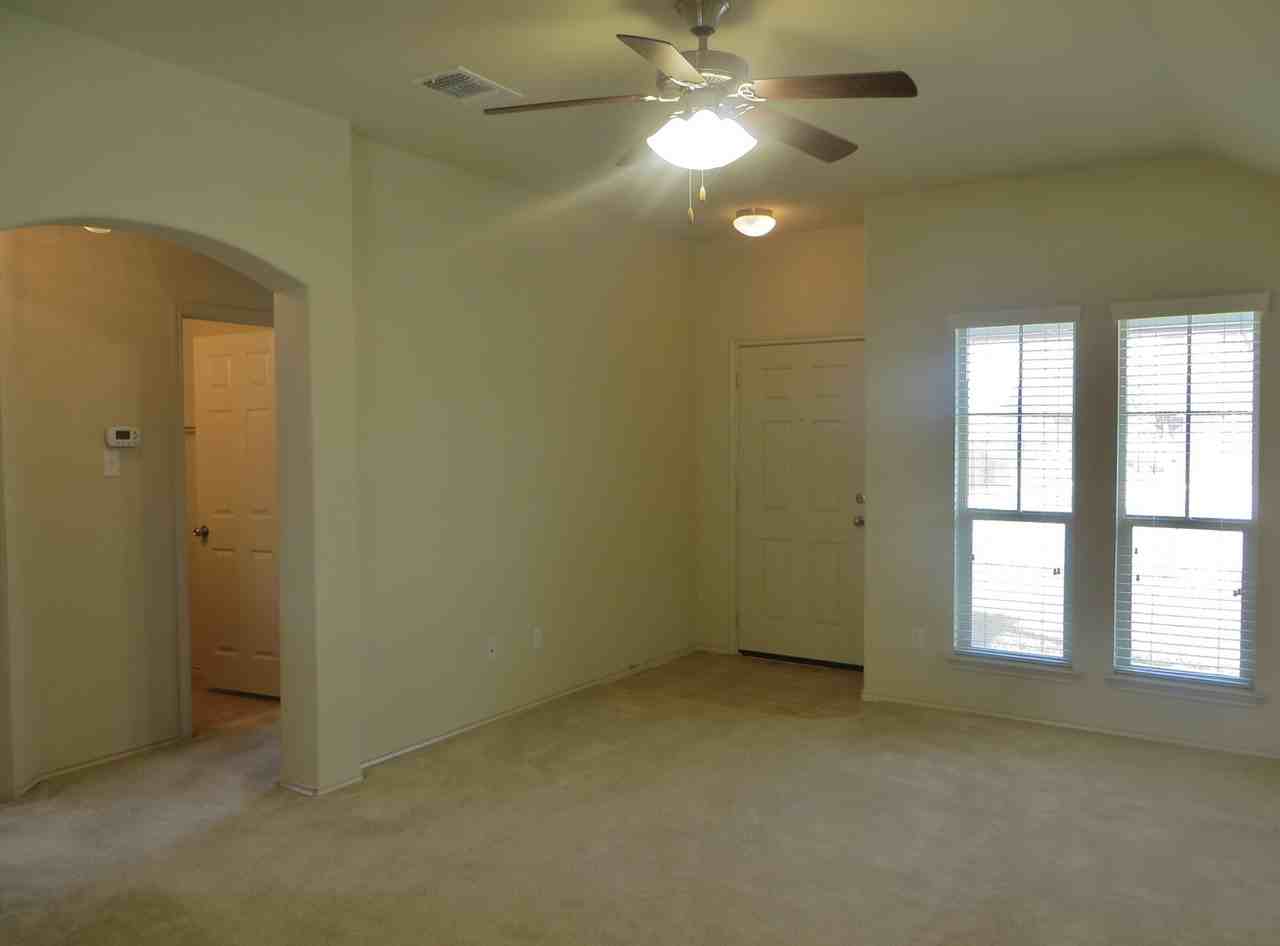 121 Soapstone Dr - Photo 2 of 17