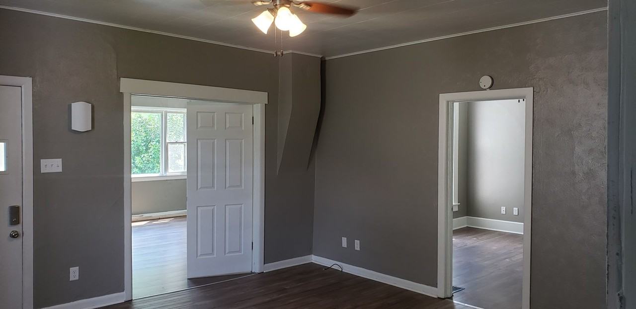 707 S Armstrong St - Photo 3 of 12