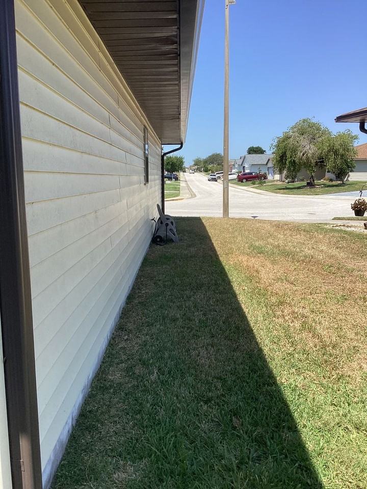 3239 Prairie Dunes Cir E - Photo 2 of 11