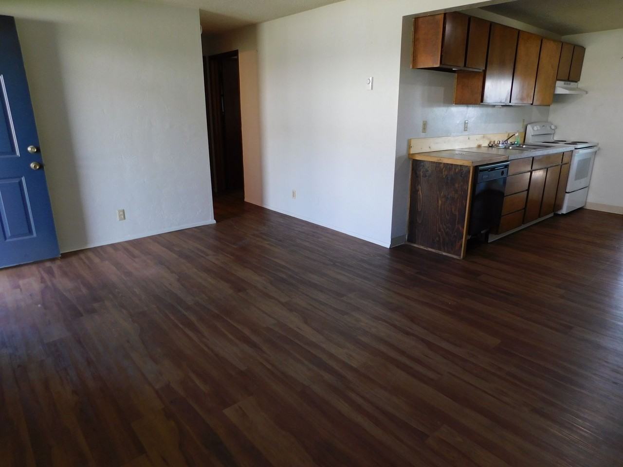 The Royals Apartments - Photo 4 of 11