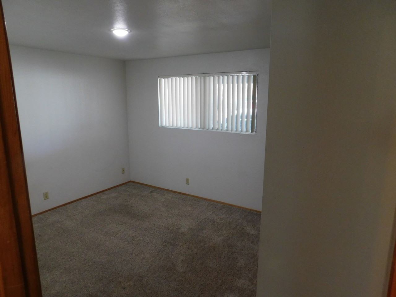 The Royals Apartments - Photo 7 of 11