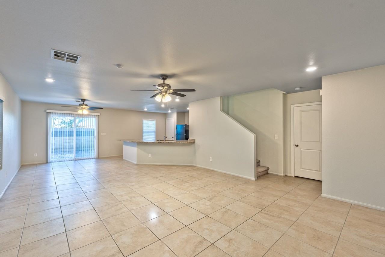 9130 Cocowoods Pl - Photo 2 of 14