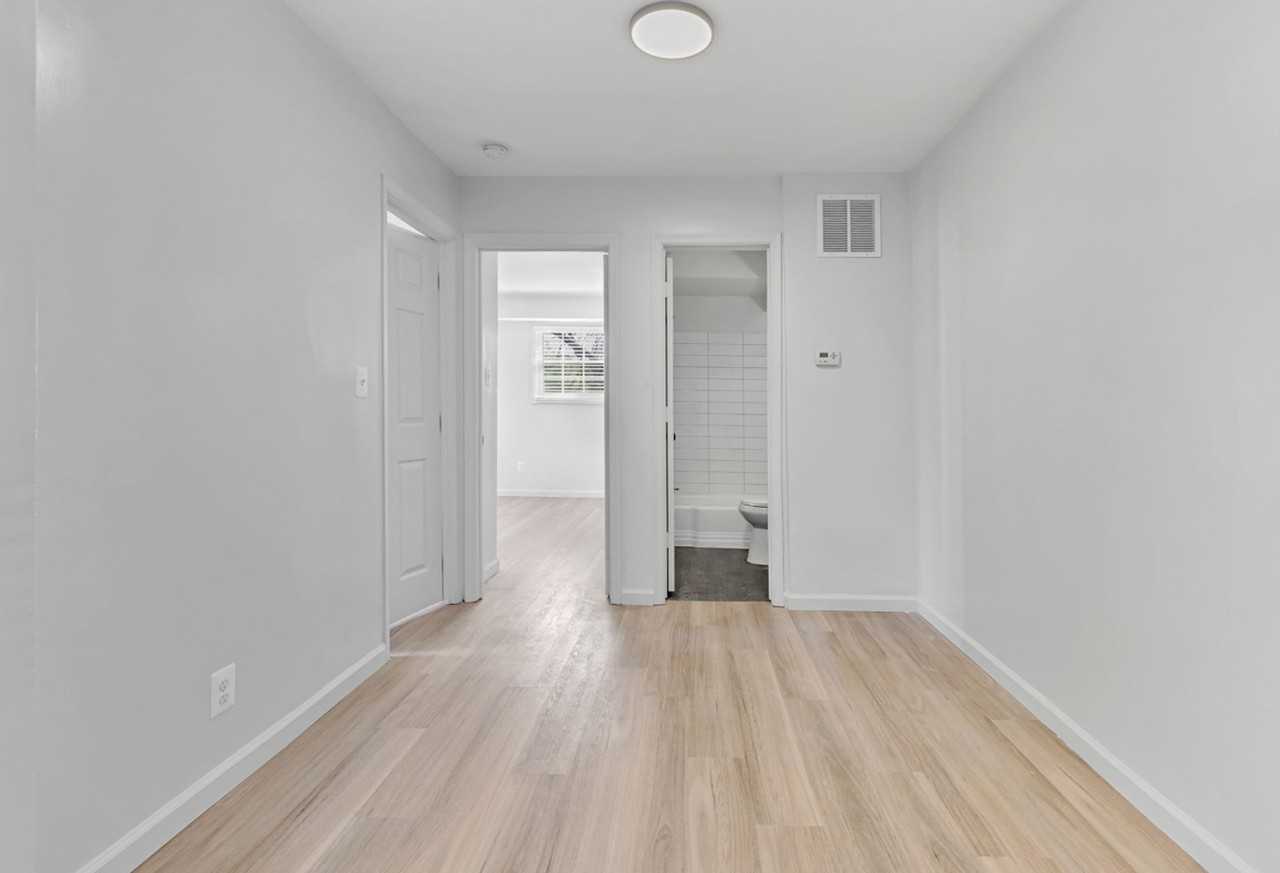 121 Yuma Street Southeast - Photo 4 of 10