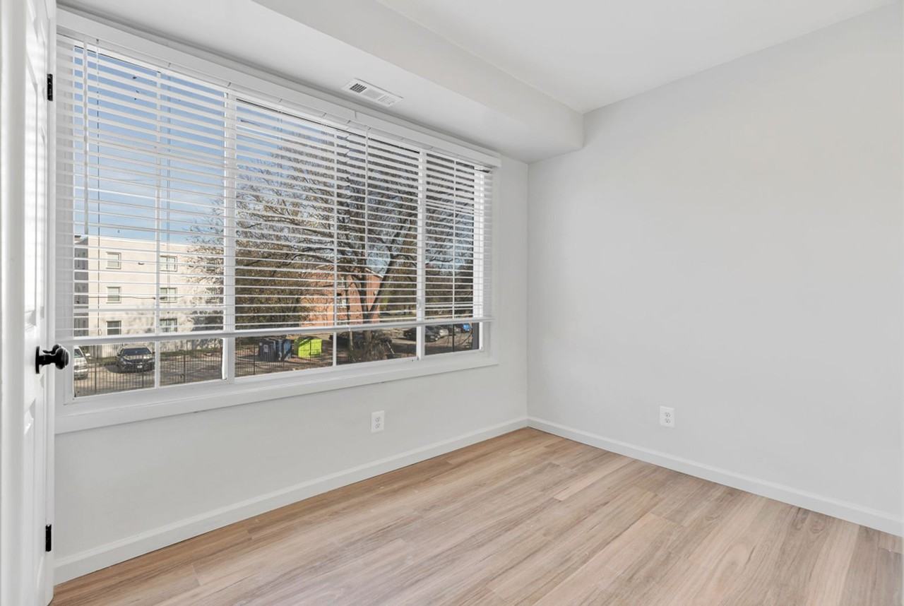 121 Yuma Street Southeast - Photo 7 of 10