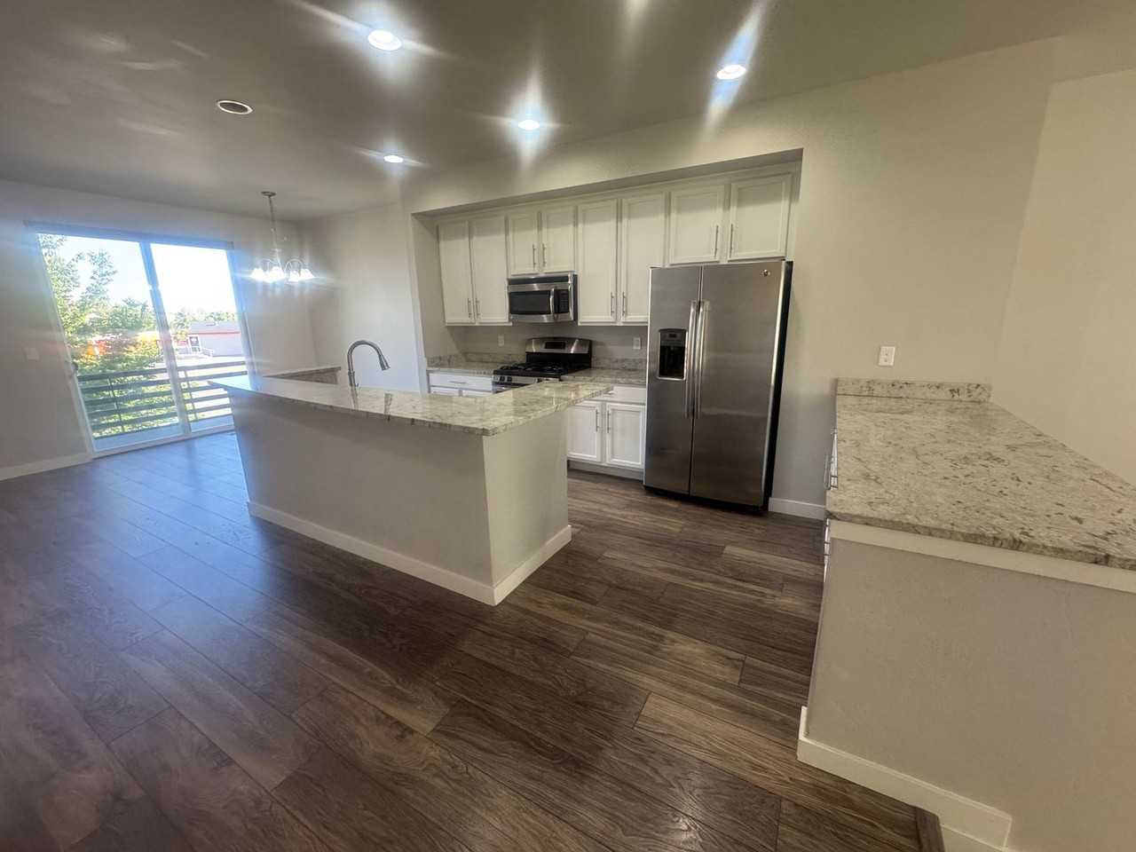5129 W Ashfield Dr - Photo 2 of 12