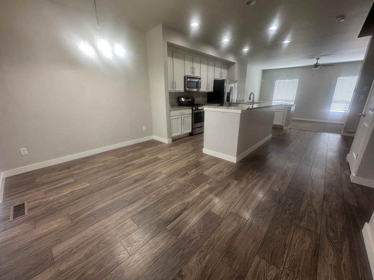 5129 W Ashfield Dr - Photo 3 of 12