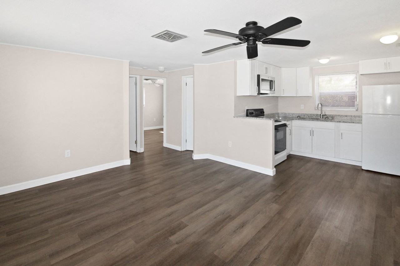 476 Tanager Rd - Photo 2 of 16