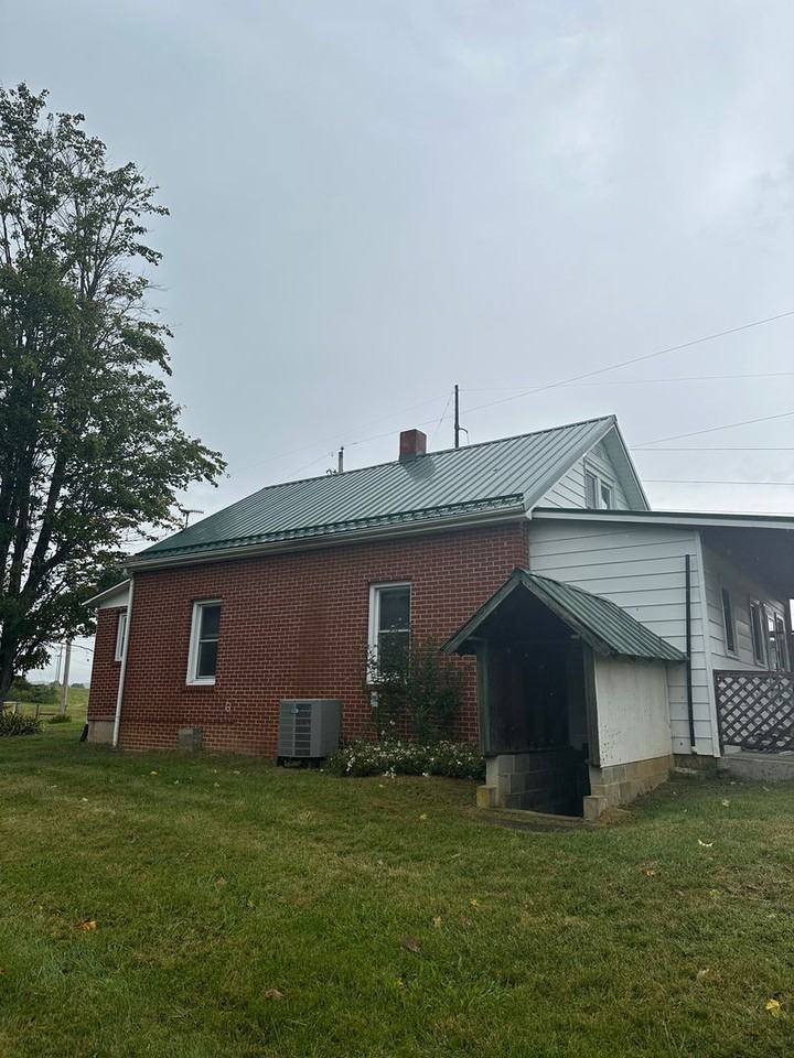 6896 Hickman Cemetery Rd - Photo 2 of 18