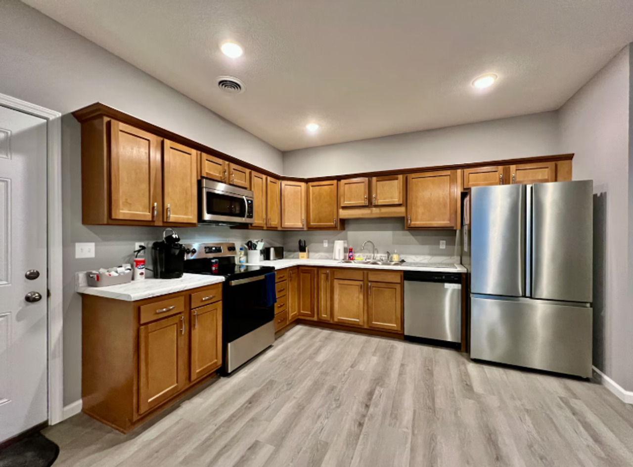 1011 N Anderson St - Photo 6 of 23