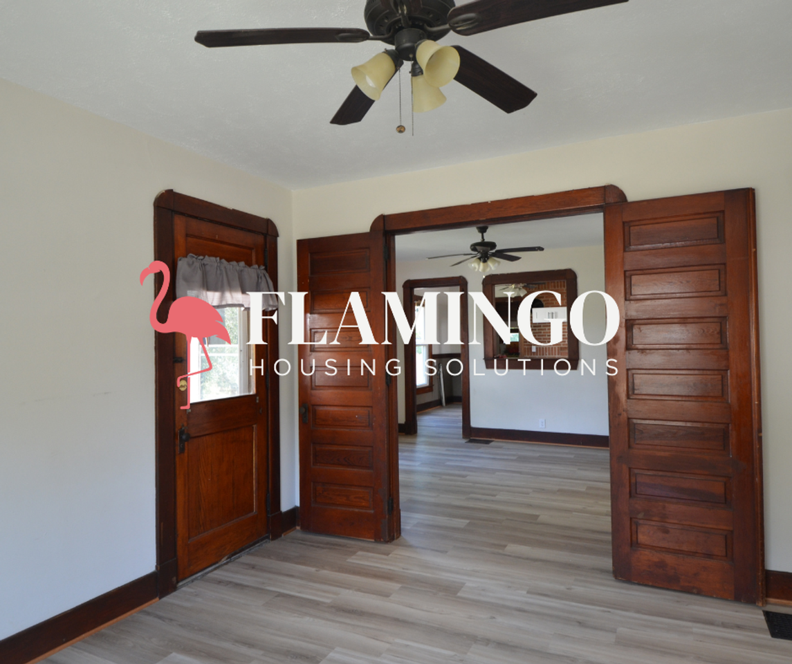 544 Saint Paul Avenue - Photo 4 of 13