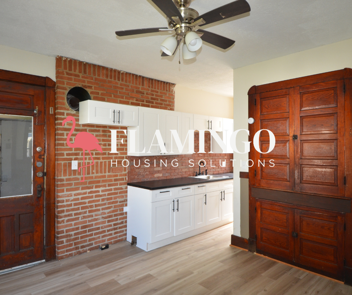 544 Saint Paul Avenue - Photo 5 of 13