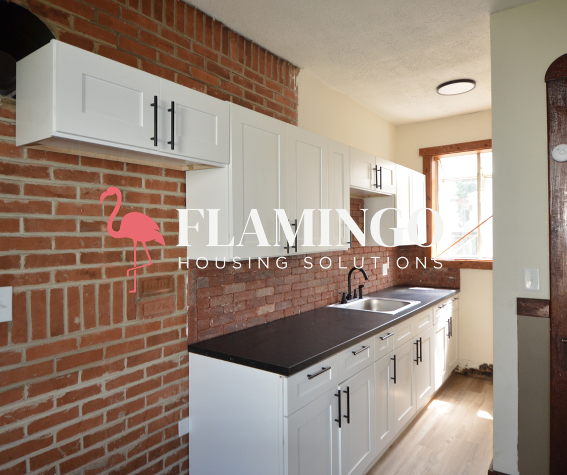 544 Saint Paul Avenue - Photo 6 of 13