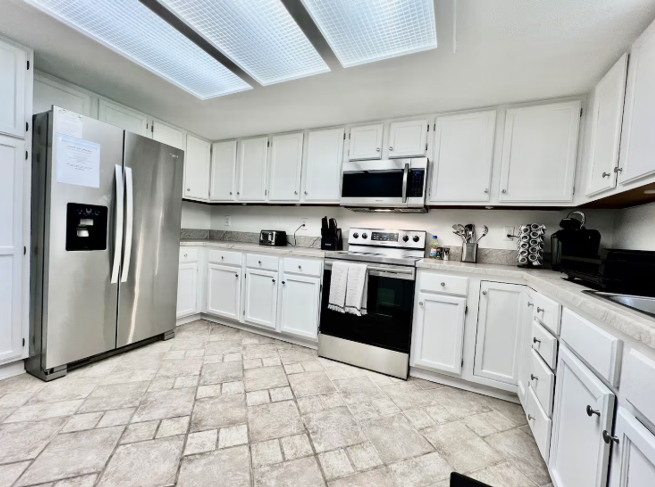 6556 Yankee Rd - Photo 3 of 49