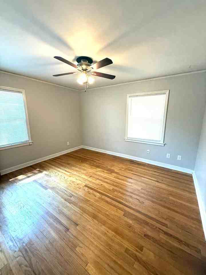 919 Highpoint Rd - Photo 7 of 16