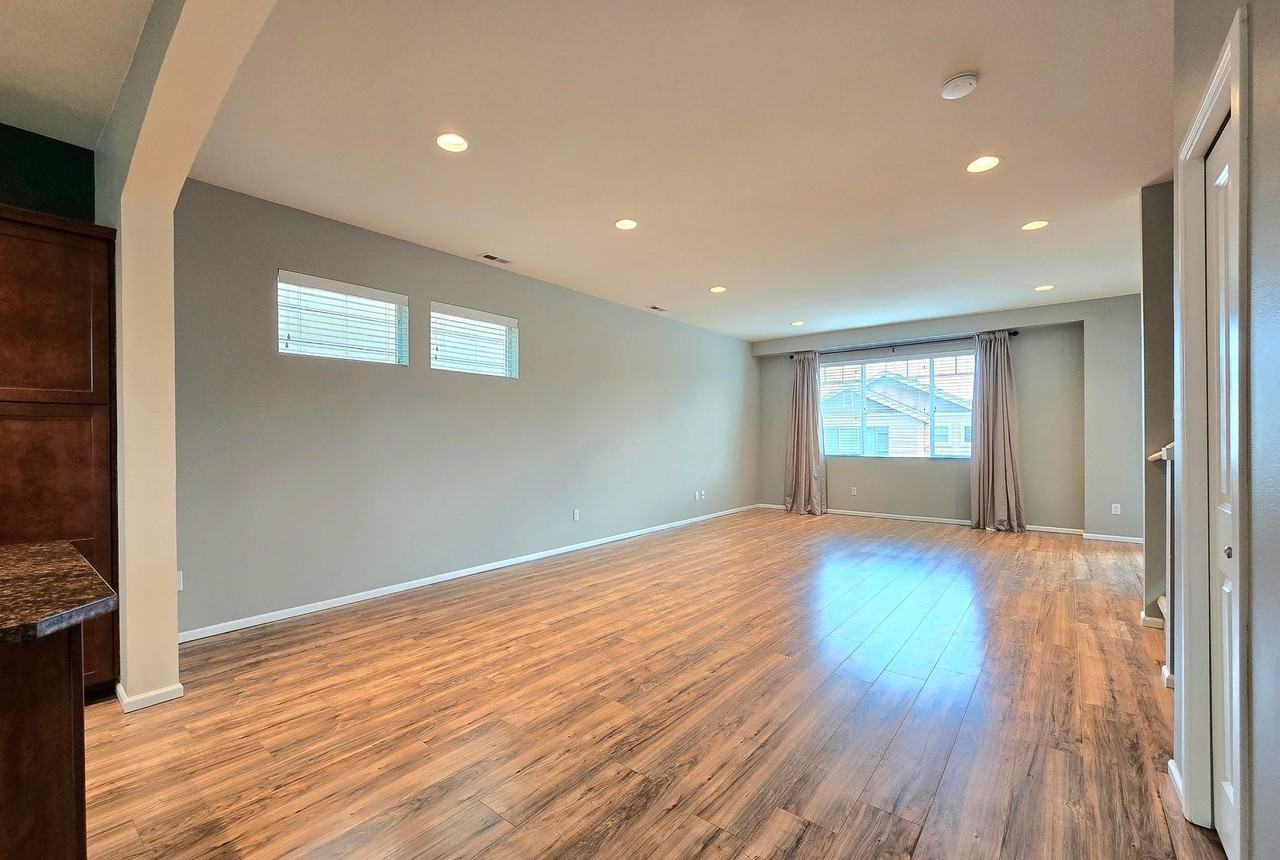 1216 92nd Ave NE - Photo 5 of 23