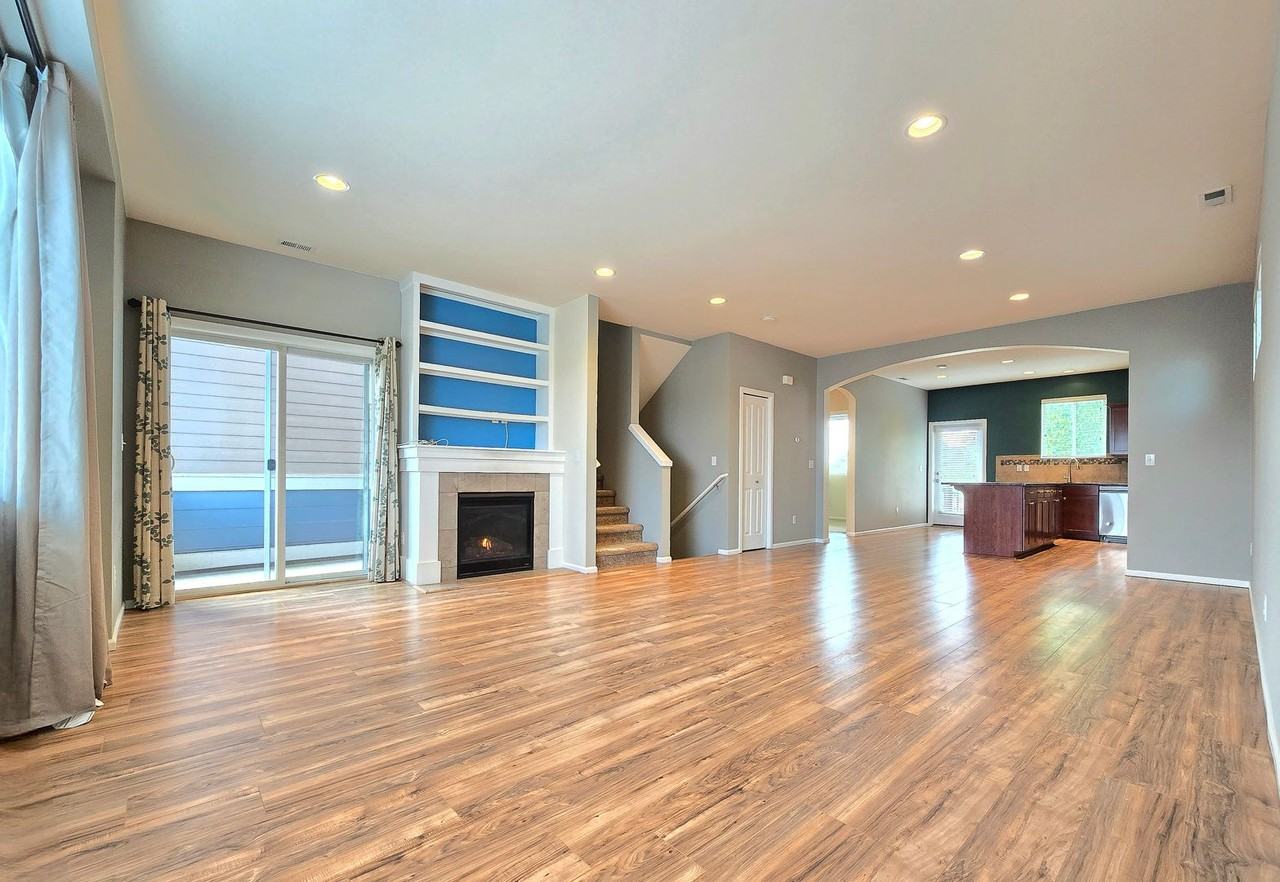 1216 92nd Ave NE - Photo 4 of 23