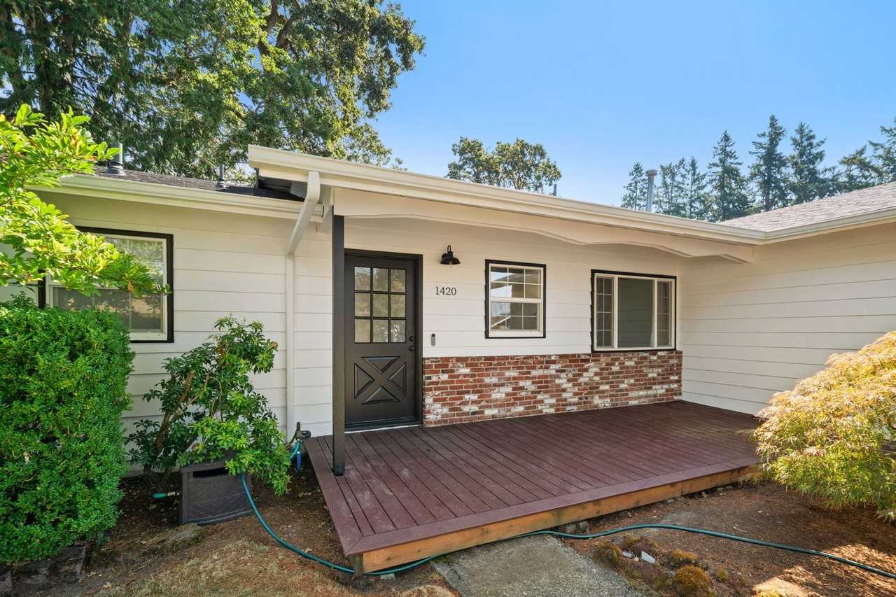 1420 Nw 130th Ave - Photo 5 of 35