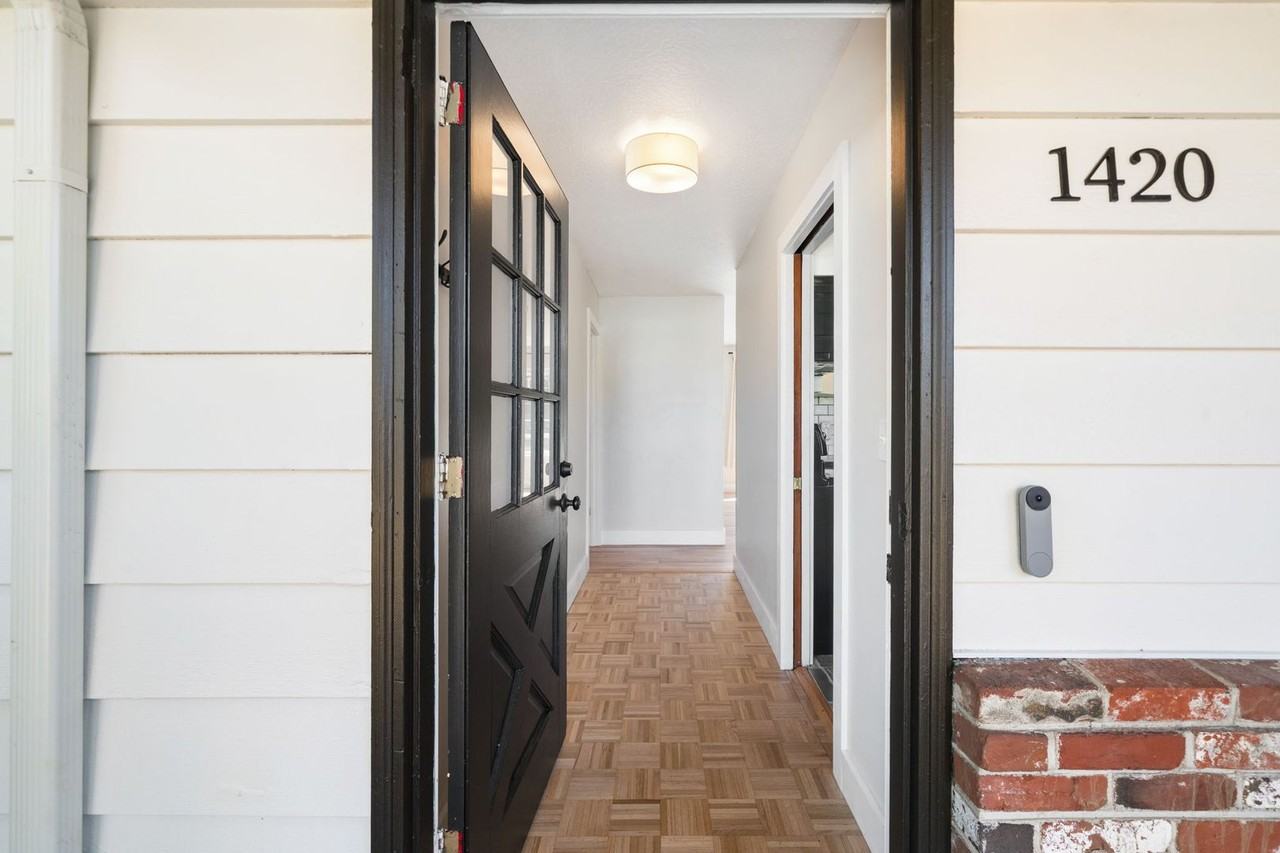 1420 Nw 130th Ave - Photo 6 of 35