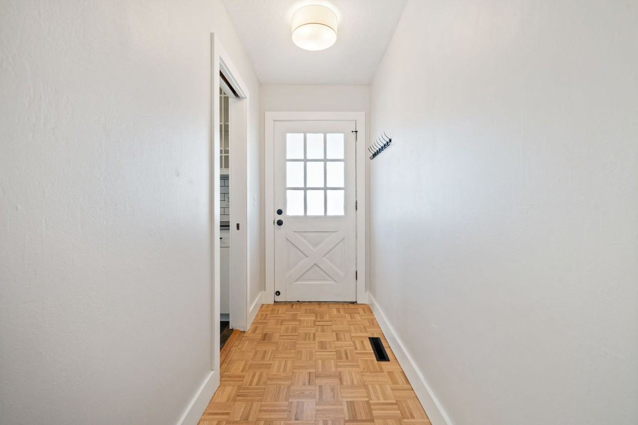 1420 Nw 130th Ave - Photo 7 of 35