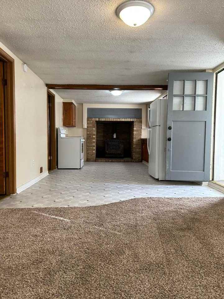 391 2nd Ave SW - Photo 2 of 10