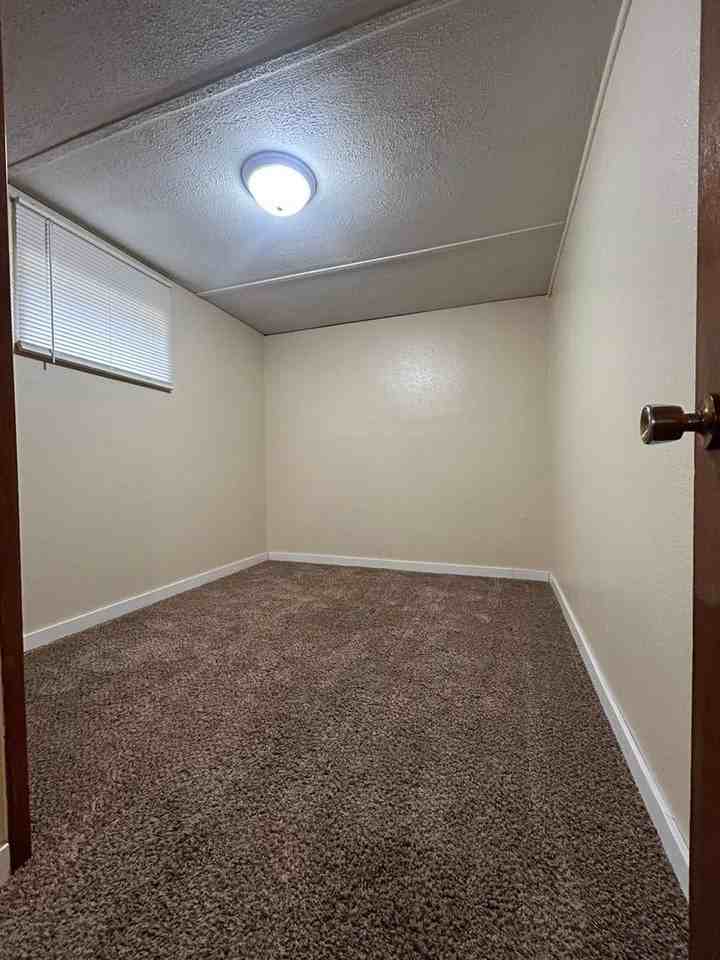 391 2nd Ave SW - Photo 3 of 10