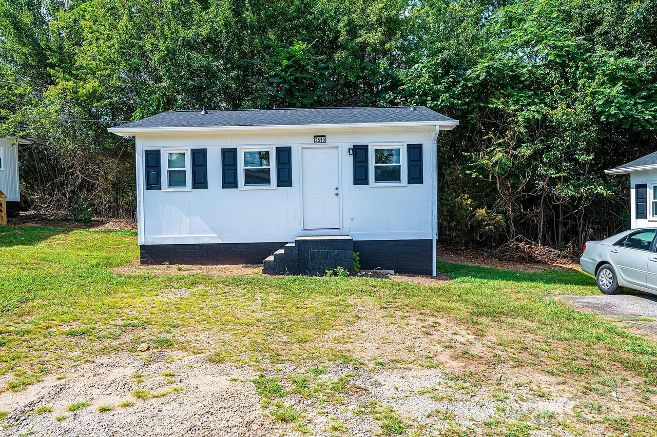 Hudson Park - Photo 6 of 18