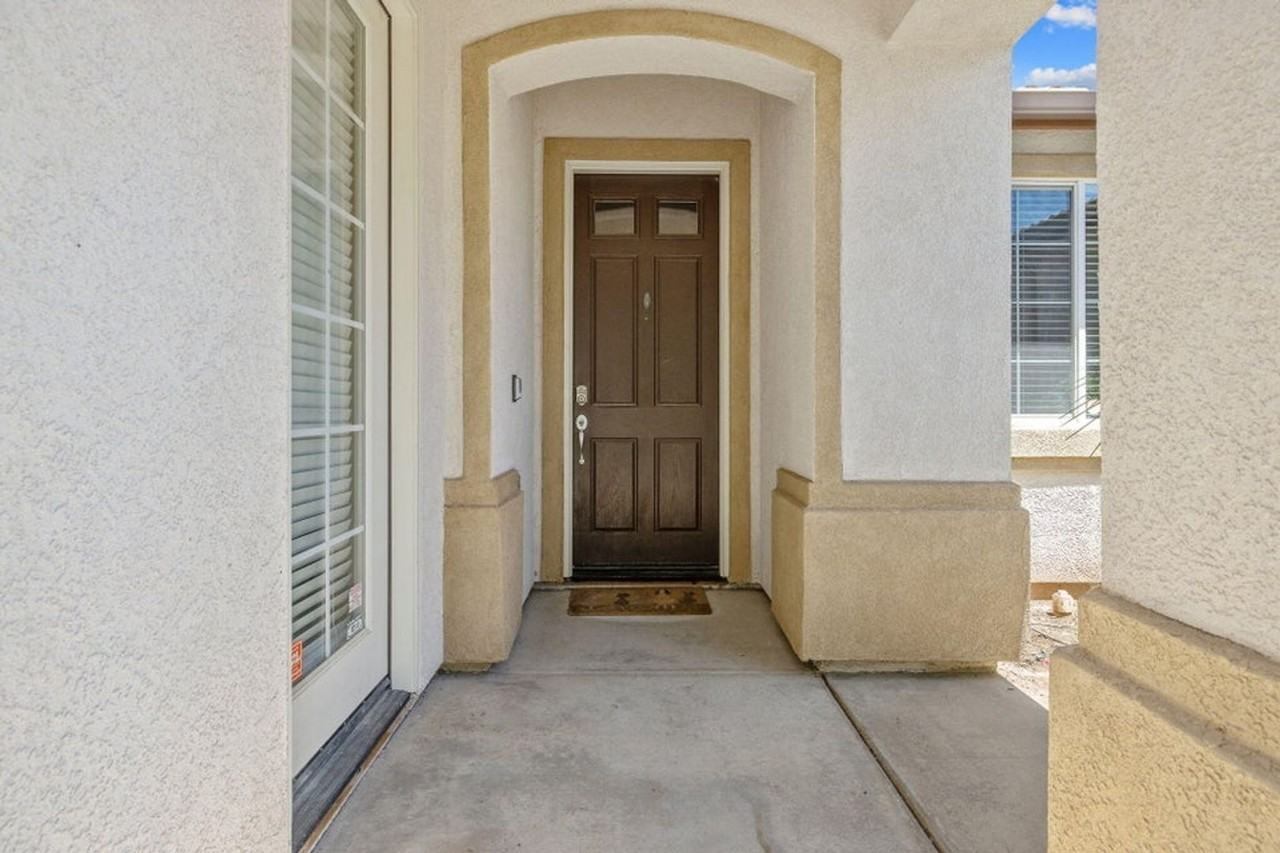 6124 W Delaware Ct - Photo 7 of 50