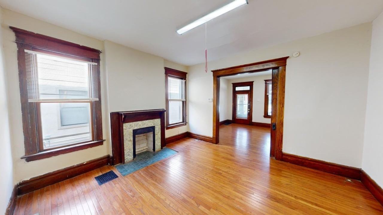 181 E 13th Ave - Photo 4 of 25