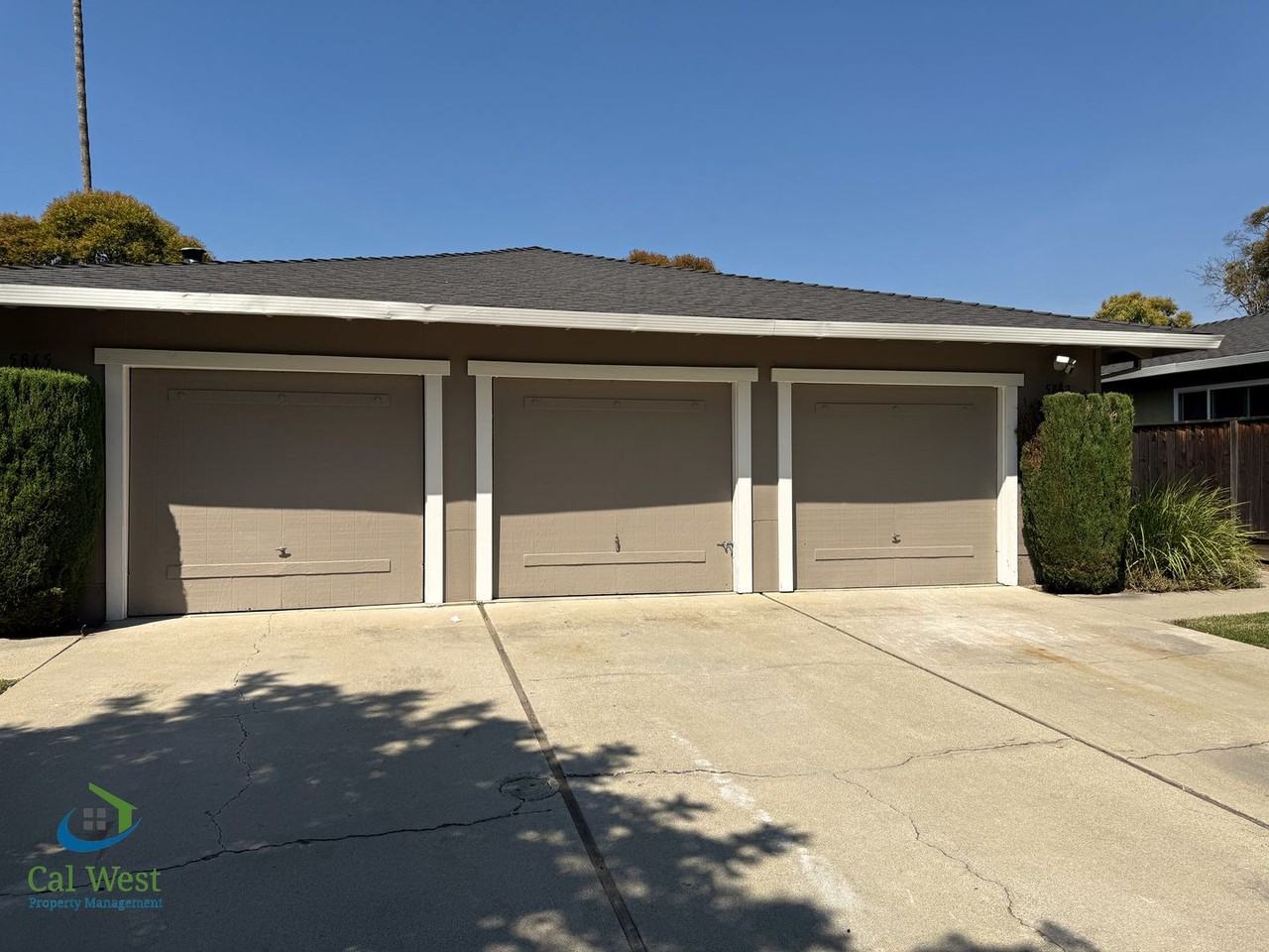 5863 Hillview Ave - Photo 2 of 35