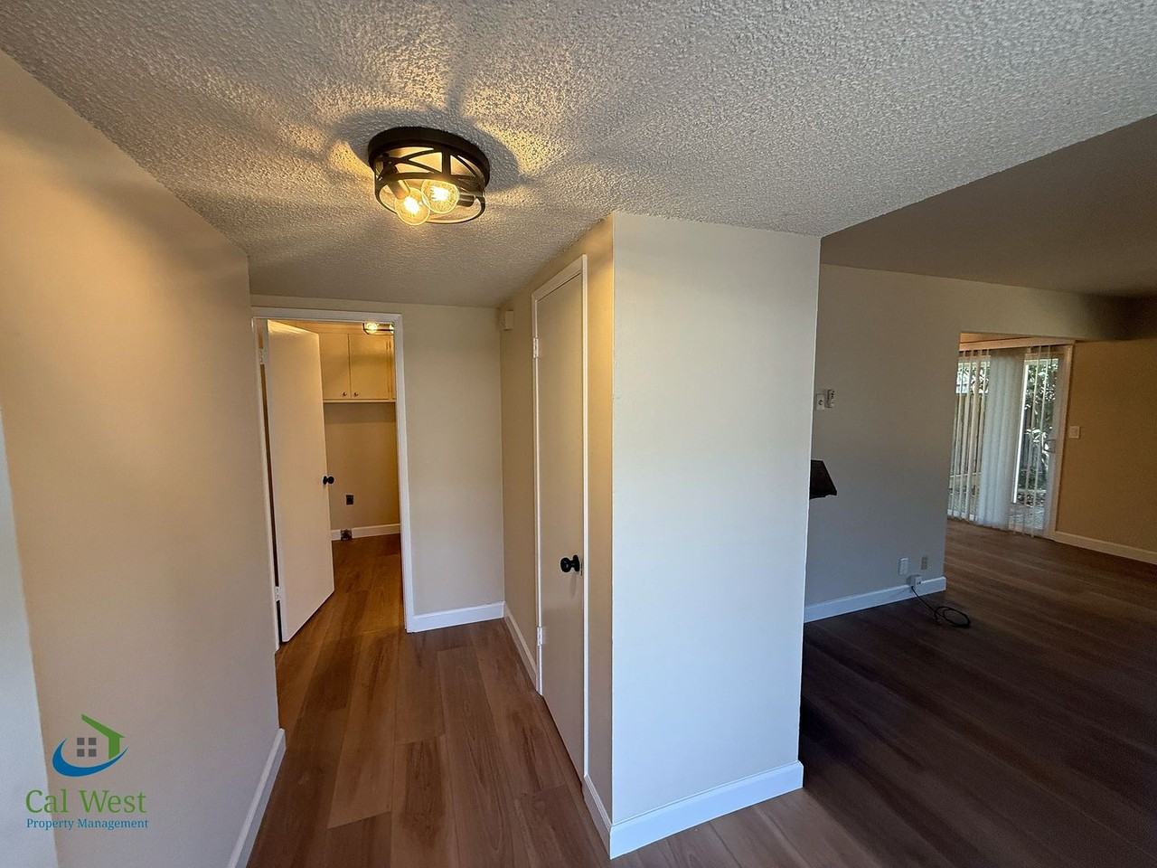5863 Hillview Ave - Photo 3 of 35