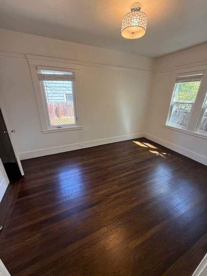 316 Peninsula Ave - Photo 3 of 15