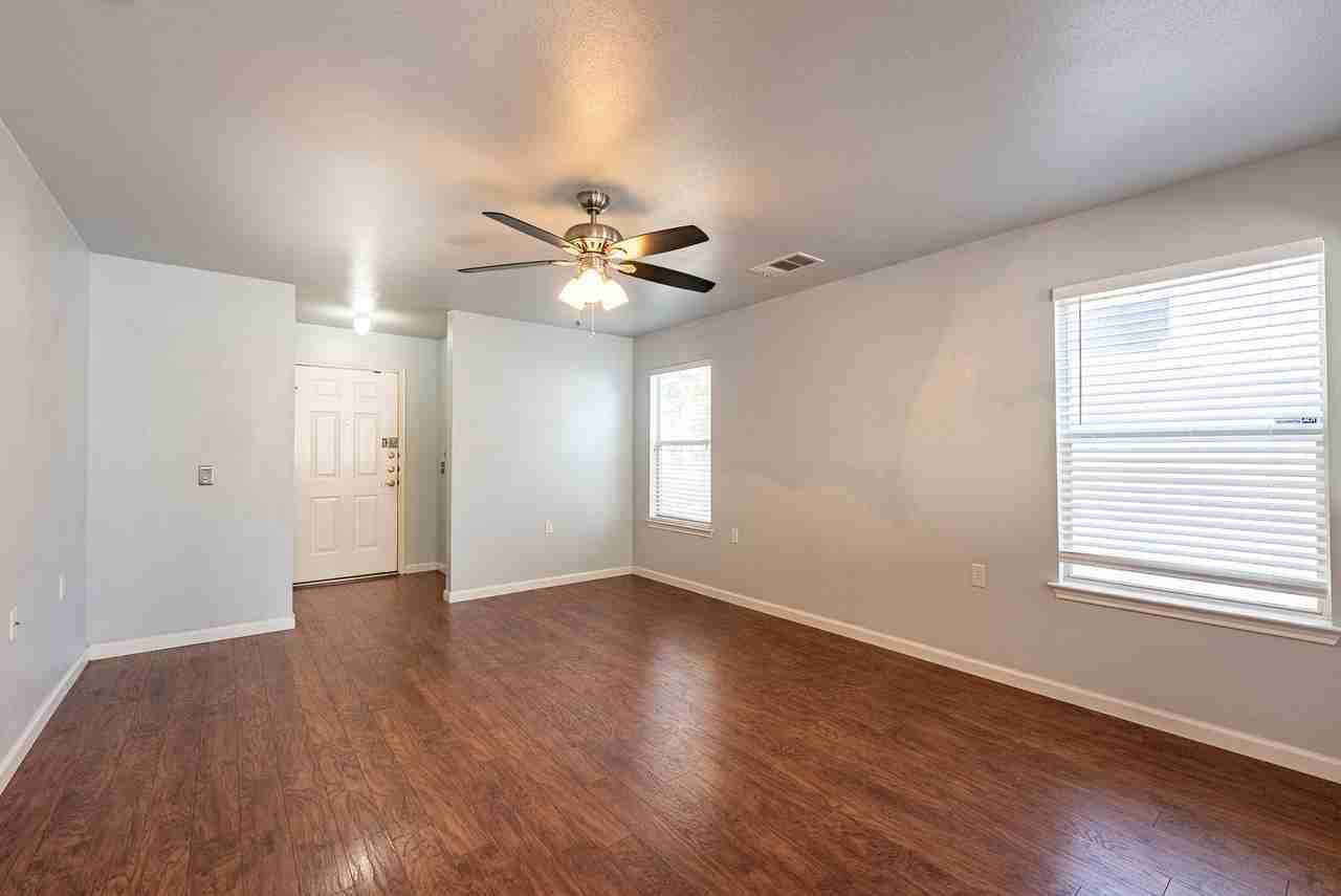 500 Colonial Park Boulevard - Photo 4 of 24