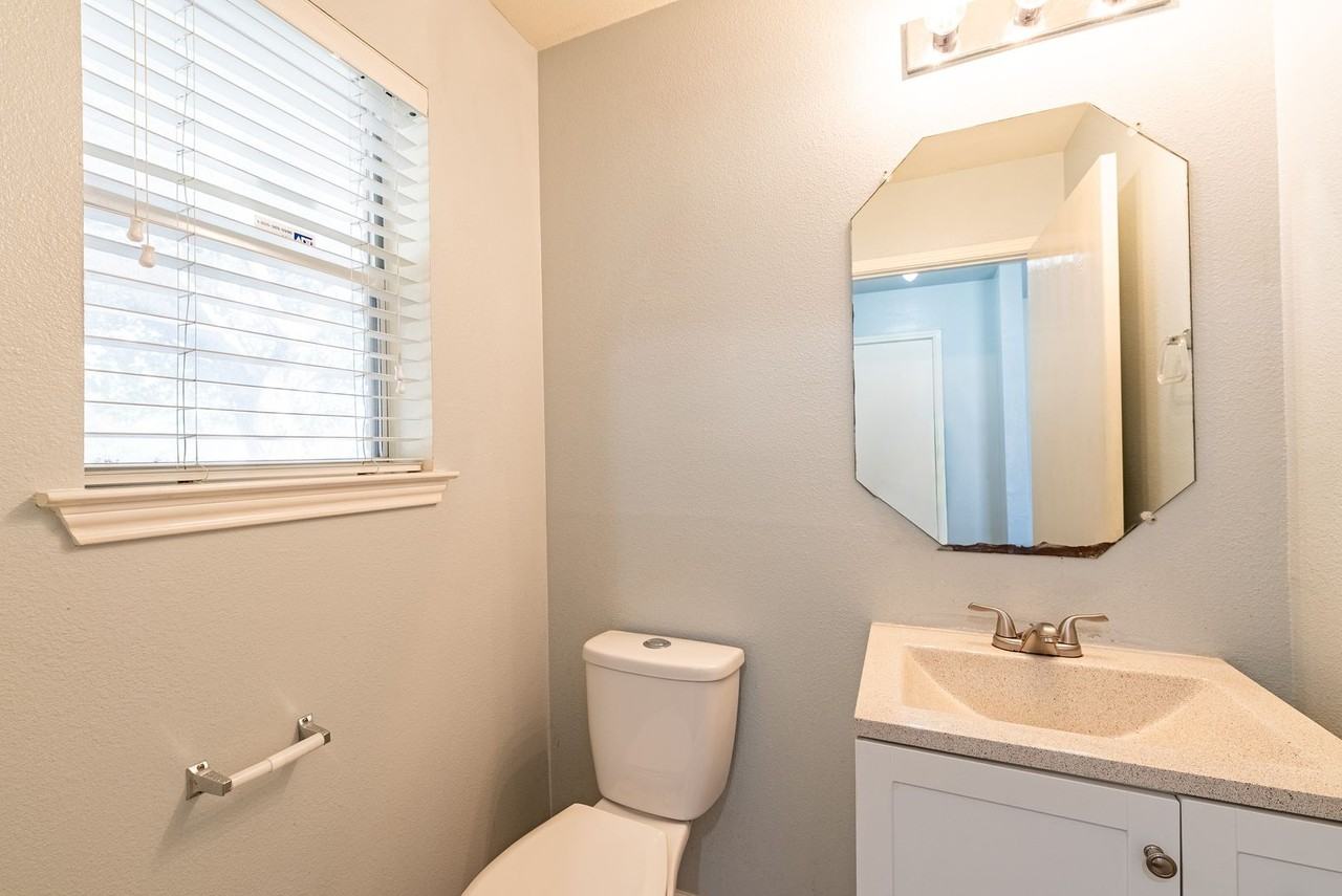 500 Colonial Park Boulevard - Photo 6 of 24