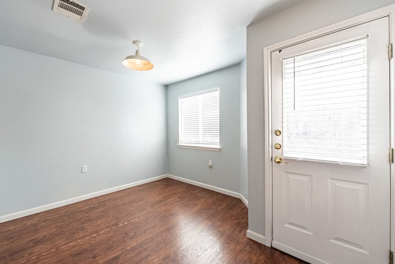 500 Colonial Park Boulevard - Photo 7 of 24