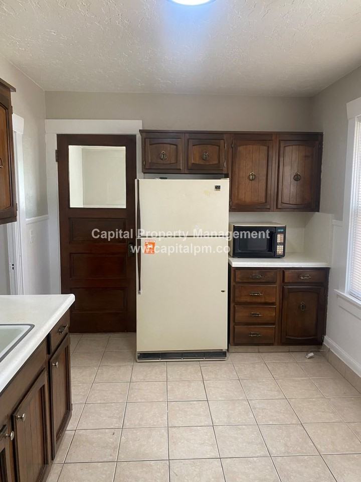 174 E 1300 S - Photo 7 of 19