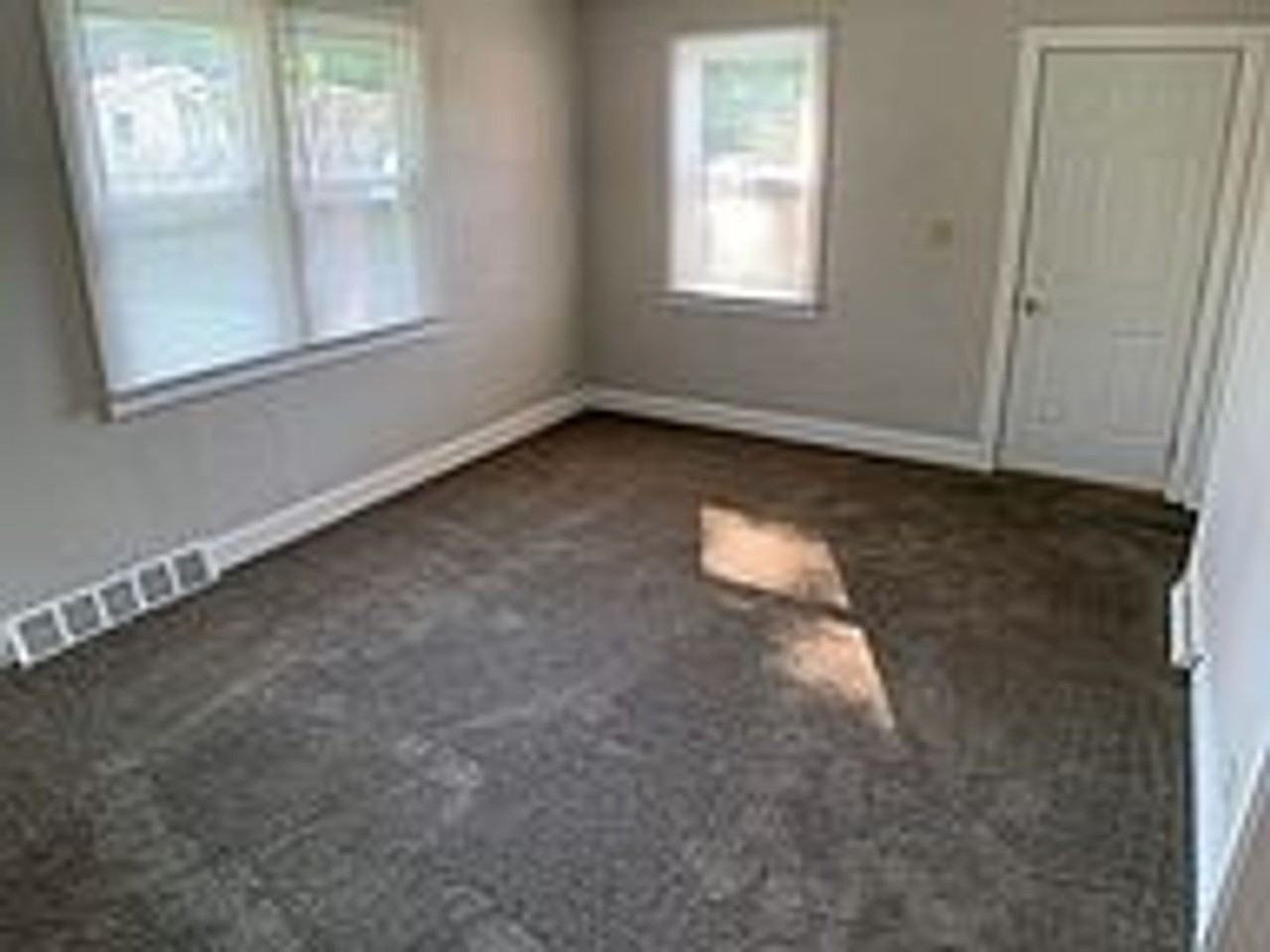 505 W 35th St - Photo 2 of 5