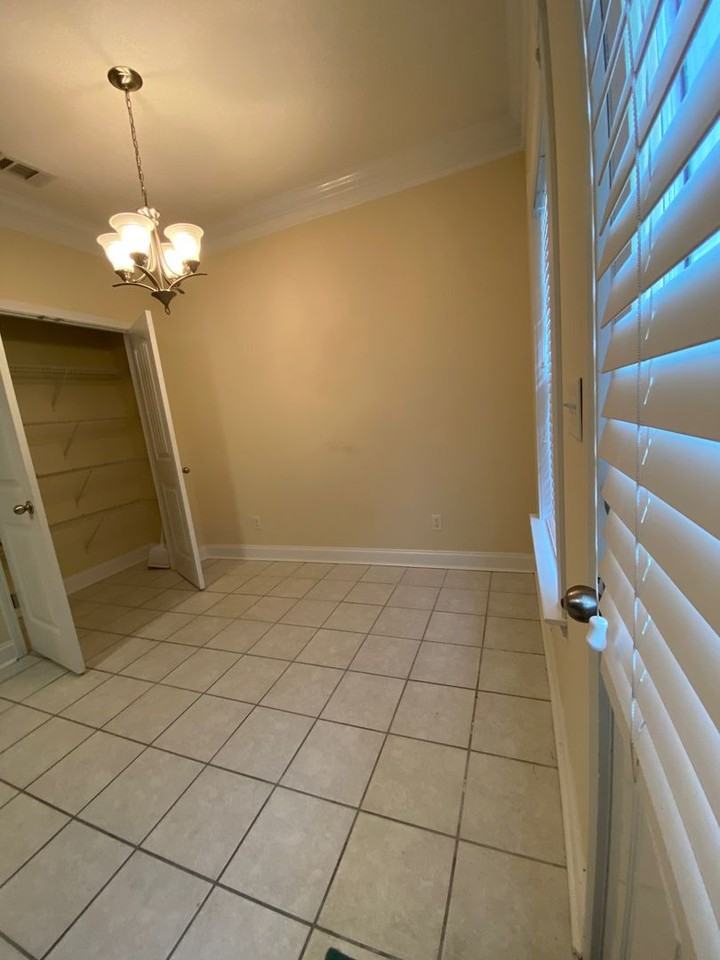 501 Bradwell St Apt C - Photo 3 of 9