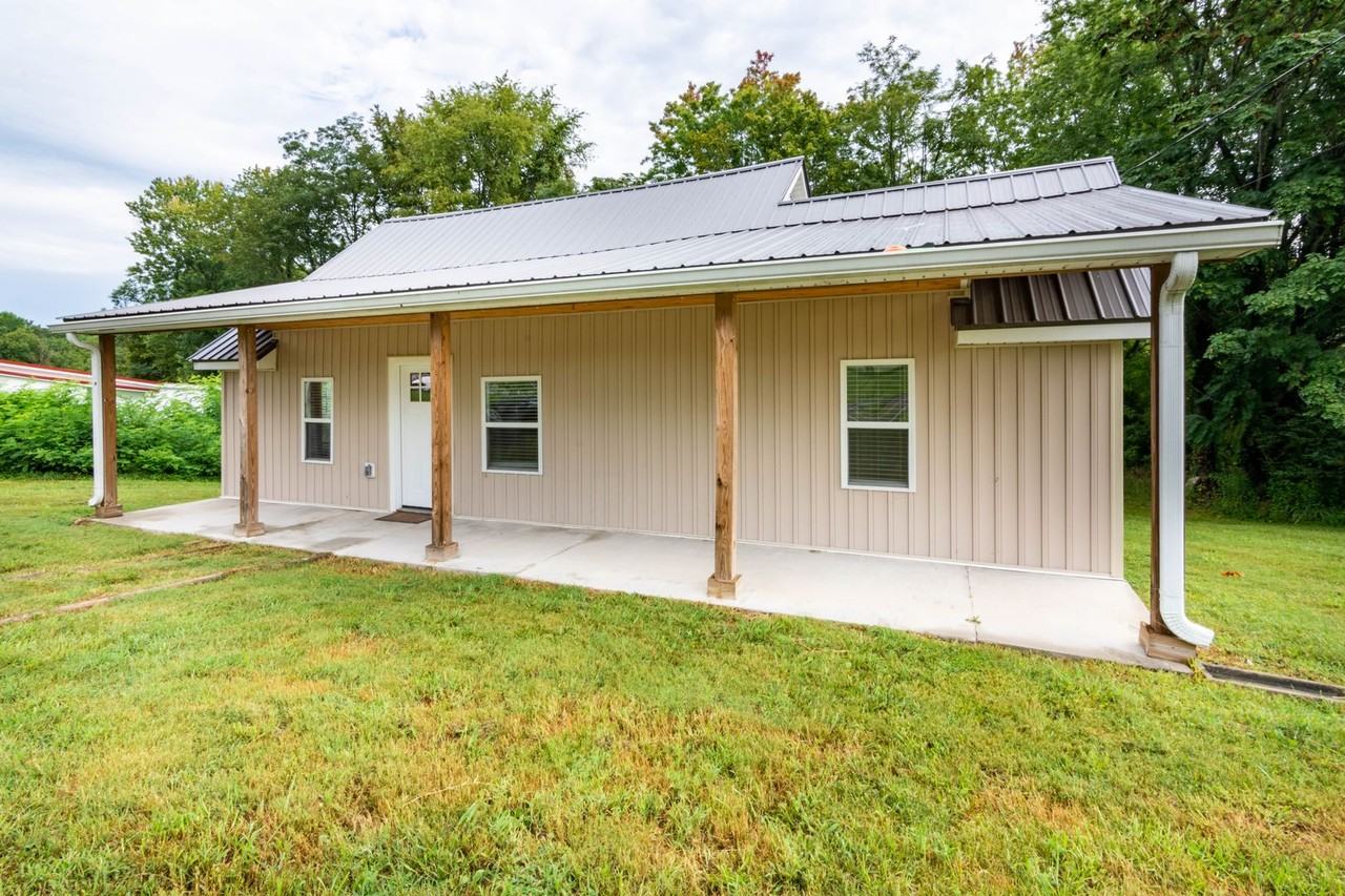 605 Days Rd - Photo 2 of 21